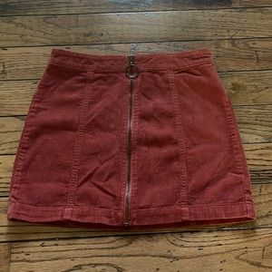 size XS Forever 21 maroon zipper mini skirt